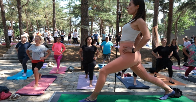 Büyükçekmeceli Kadınlar Dünya Yoga Günü’nde Buluştu