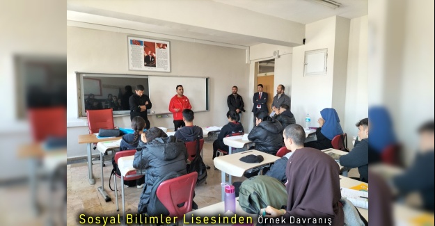 Sosyal Bilimler Lisesinden Örnek Davranış