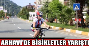 Arhavi'de bisikletler yarıştı