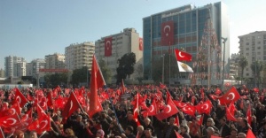 Adana’da binlerce kişi teröre karşı yürüdü