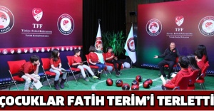 Çocuklar Fatih Terim’i terletti