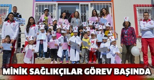 Minik sağlıkçılar görev başında