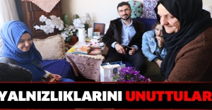 Yalnızlıklarını unuttular