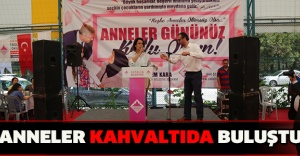 Anneler kahvaltıda buluştu