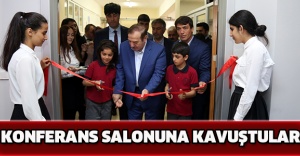 Konferans salonuna kavuştular