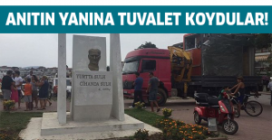 Anıtın yanına tuvalet koydular!