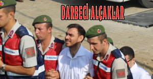 Darbeci alçaklar duruşmaya gülerek geldi