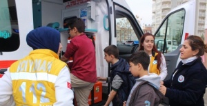 20 öğrenci evden getirilen yiyeceklerden zehirlendi
