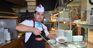 Bu çorba tam 15 saatte pişiyor