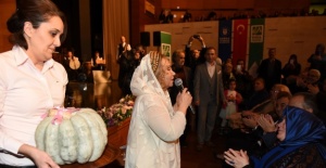 Duayen sanatçıya konserde kabak sürprizi