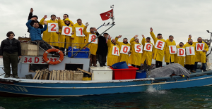 Balıkçılardan yeni yıla denizde merhaba