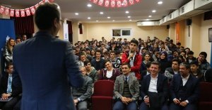 Genç Başkan gençlerle buluşmaya devam ediyor
