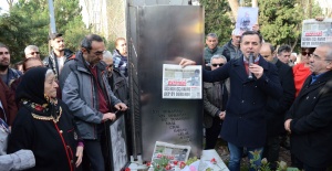 Metin Göktepe mezarı başında anıldı
