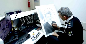 Resim öğrencilerini izleyerek ressam oldu