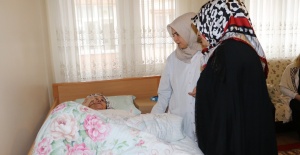 Felçli kadına ‘hasta yatağı’ hediyesi