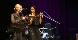İPEK ACAR’DAN MUHTEŞEM KONSER