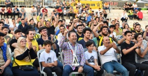 Finali Dev Ekranda İzlediler
