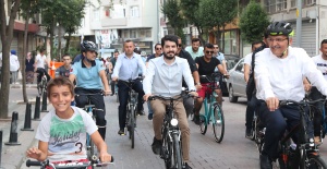 Bisikletle Zeytinburnu’nu 1 Saatte Turladılar