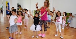 Sarıyer’de Çocuklar ‘Zumba’ Yapıyor