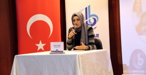 “Bugünkü Gençliğin Asi Olmasının Altında Sevgisizlik Yatıyor”