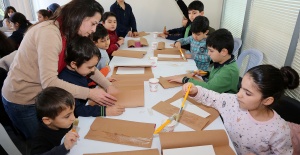 Ataşehirli Kadınlar Çevre İçin Bez Çanta Dikiyor