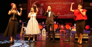 Büyükçekmece’de şarkılar “Cumhuriyet Aşkına” söylendi