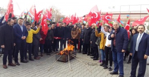 IĞDIR’DA DÜNYA AZERBAYCANLILAR HEMREYLİK ATEŞİ YAKTILAR