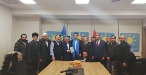 UYGUR TÜRKLERİ’NDEN İYİ PARTİ'YE TEŞEKKÜR ZİYARETİ