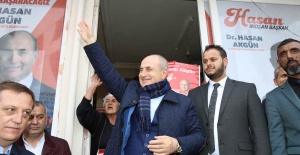 Akgün :“Ben verdiğim sözü tuttum onlar 17 yıldır metrobüs getiremedi”