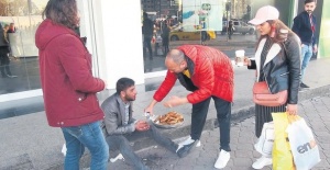 Dilenci Bu Sefer Kandıramadı!
