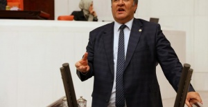 Gürer’den MEB’e çağrı: “Felsefe yapmayın, atama yapın”