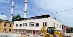 Büyükçekmece Belediyesi, Camilerin Tüm Eksikliklerini Gideriyor