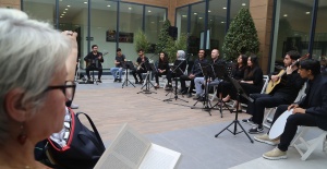 Büyükçekmeceliler hem kitap okudu hem de müzik dinledi