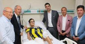 Gökhan Yüksel, Çöken Binadan Yaralı Kurtulan Genci Hastanede Ziyaret Etti