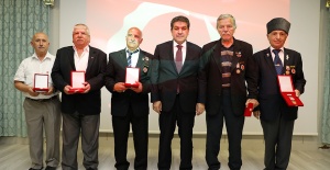 KIBRIS GAZİLERİNE MADALYALARI VERİLDİ