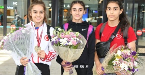 Esenyurtlu güreşçi Tuba Avrupa şampiyonu