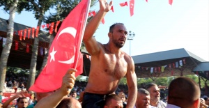 Kırkpınar Güreşleri'nde Ali Gürbüz başpehlivan oldu