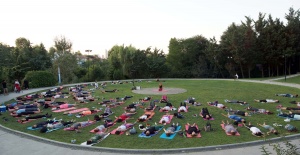 Beşiktaşlılar Günün Stresini Yoga Ve Platesleatıyor