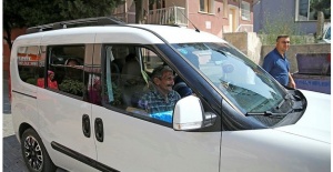 Günün en acı karesi! Ölen torununu kucağında götürdü.