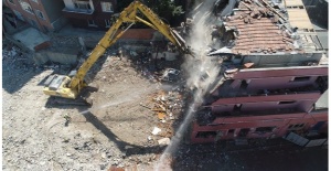 İstanbul'daki depremde faciadan dönülmüş! 122 çürük bina 2 ay önce yıkılmasaydı binlerce kişi ölebilirdi.