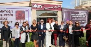 Asuman Yiğit’in resim sergisi Büyükçekmece’de açıldı