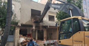 Sultangazi'de Riskli Binalar Yıkılıyor