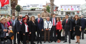 YEŞİLKÖY KENT MEYDANI’NA ATATÜRK HEYKELİ