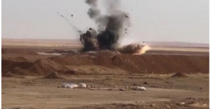 Barış Pınarı Harekatı  teröristlere ait bombalı araç ele geçirildi.