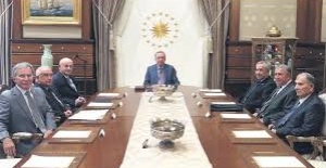 KHK çıkışı sonrası Saray'a giden Bülent Arınç: Sigortayı attırmamak lazım