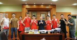BAYRAMPAŞA BELEDİYESİ BOKS TAKIMINDAN BÜYÜK BAŞARI