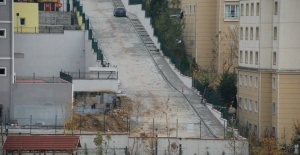 BEŞ BİNA YAPIP YOLUNU UNUTMUŞLAR