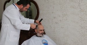Büyükçekmece Belediyesi evde tıraş hizmetini sürdürüyor