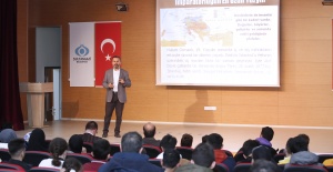 Duruş ve Onur Abidesi Mehmet Akif