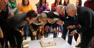Engelli Çocukların Yaş Günü Sevinci